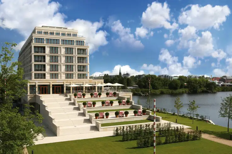 Atlantic Hotel Wilhelmshaven_Aussenansicht des Hotels.jpg
