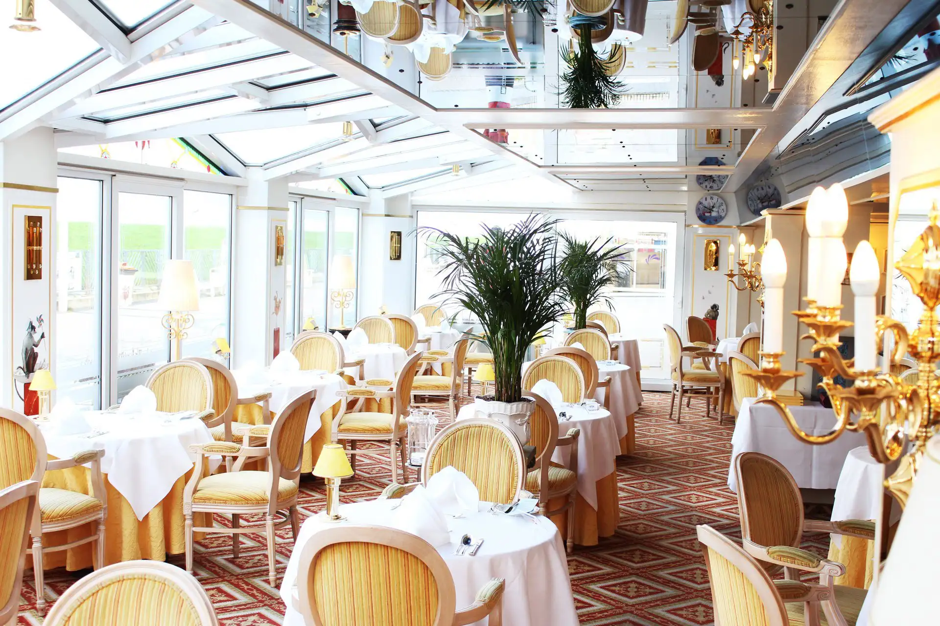 Weihnachtsreise mit Abholung von zuhause Weihnachtsreise oder Silvesterreise nach Bad Zwischenahn zur Weihnachtszeit. Im Norwesthotel am Badepark direkt am Kurpark gelegen.