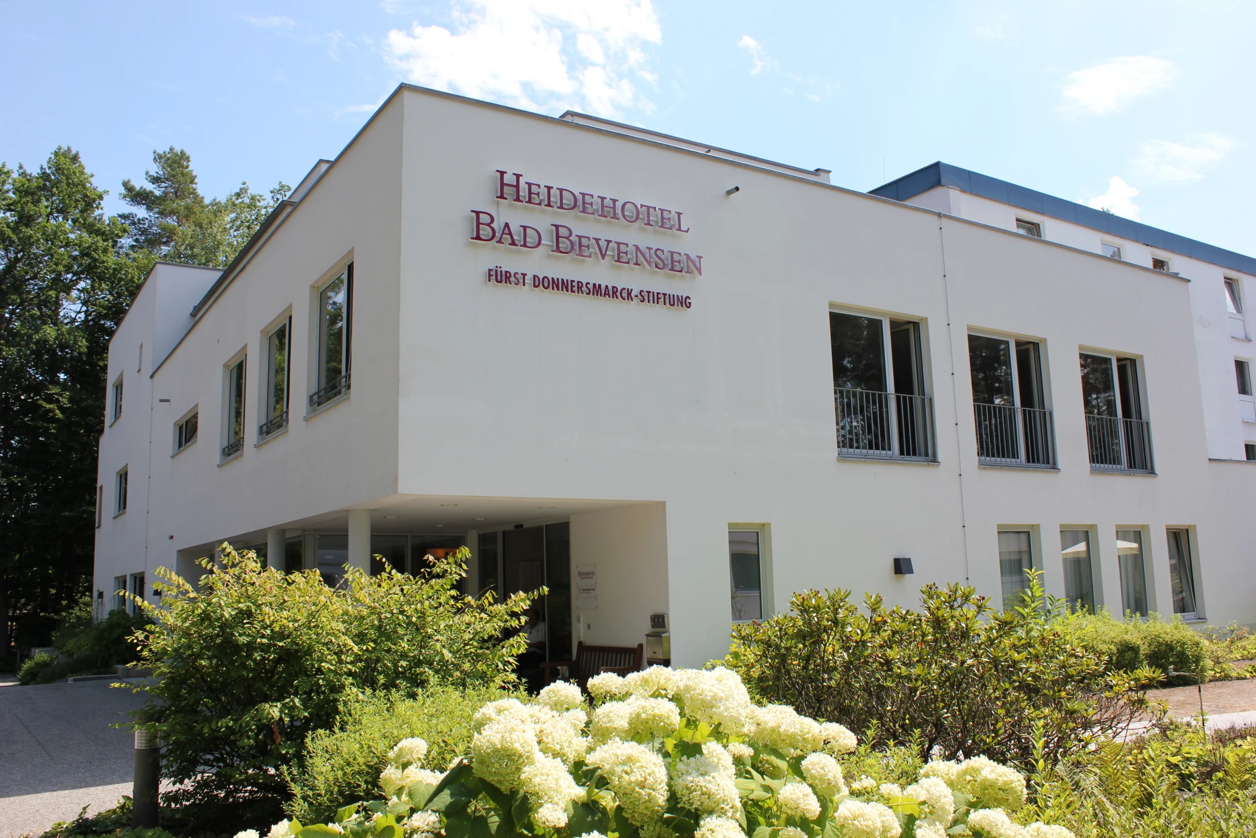 Heidehotel-Bad-Bevensen-Außenansicht